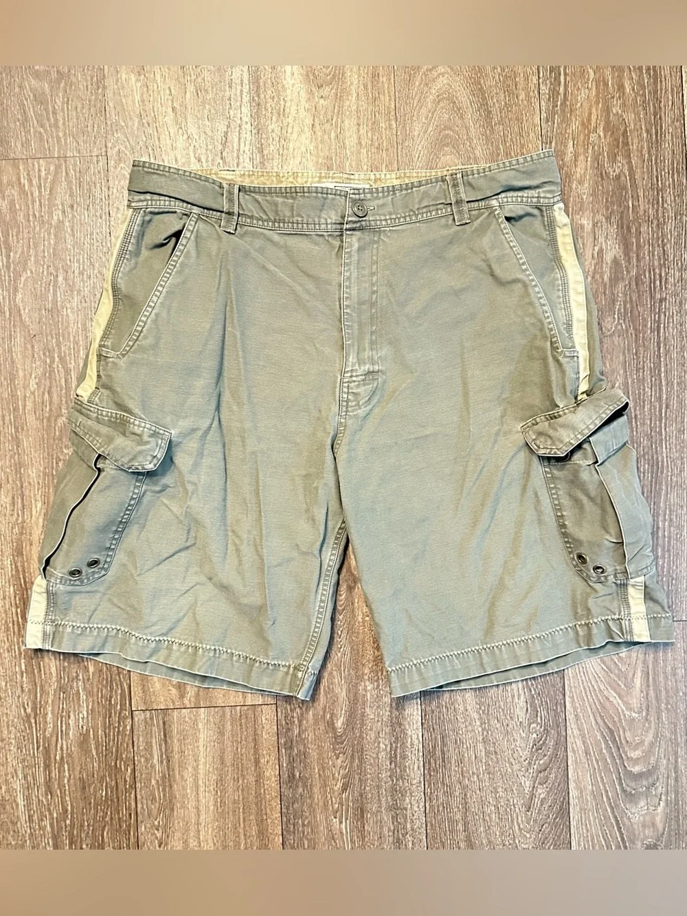 Men’s Arizona green cargo utility baggy shorts Sz 38 skater grunge 2000s Y2K